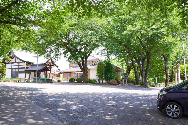 七郷神社の境内