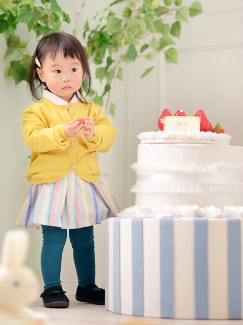 ２歳のバースデーフォトはいっぱいの衣装で♪(足立区のお客様)