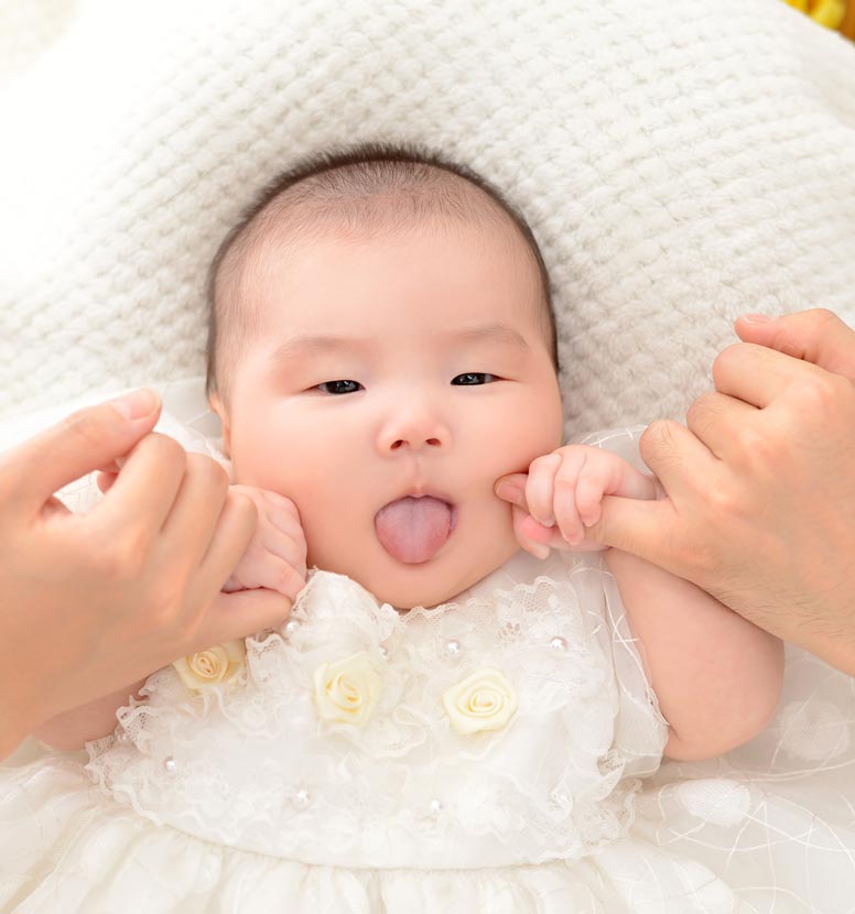 お宮参り撮影の赤ちゃんが愛らしいべ〜っ♪(志木市のお客様)