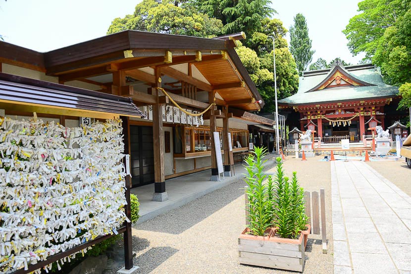 お宮参り・七五三におすすめ埼玉県川口市 前川神社社務所と拝殿